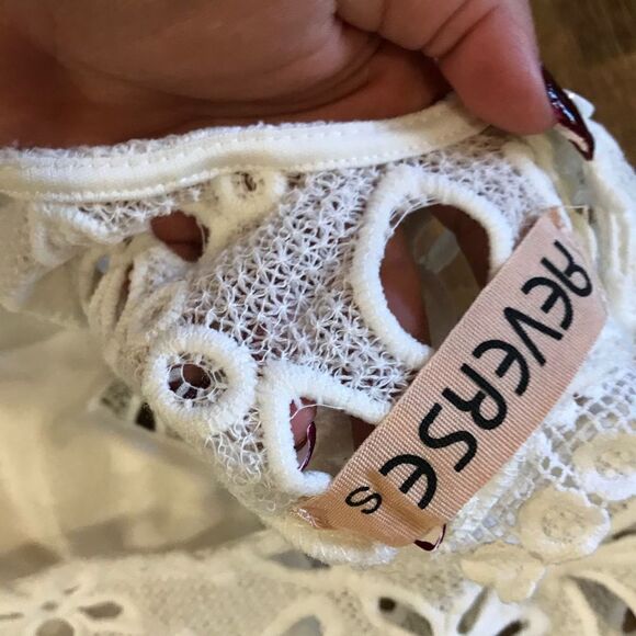 reverse white lace mini dress open back - Picture 8 of 9